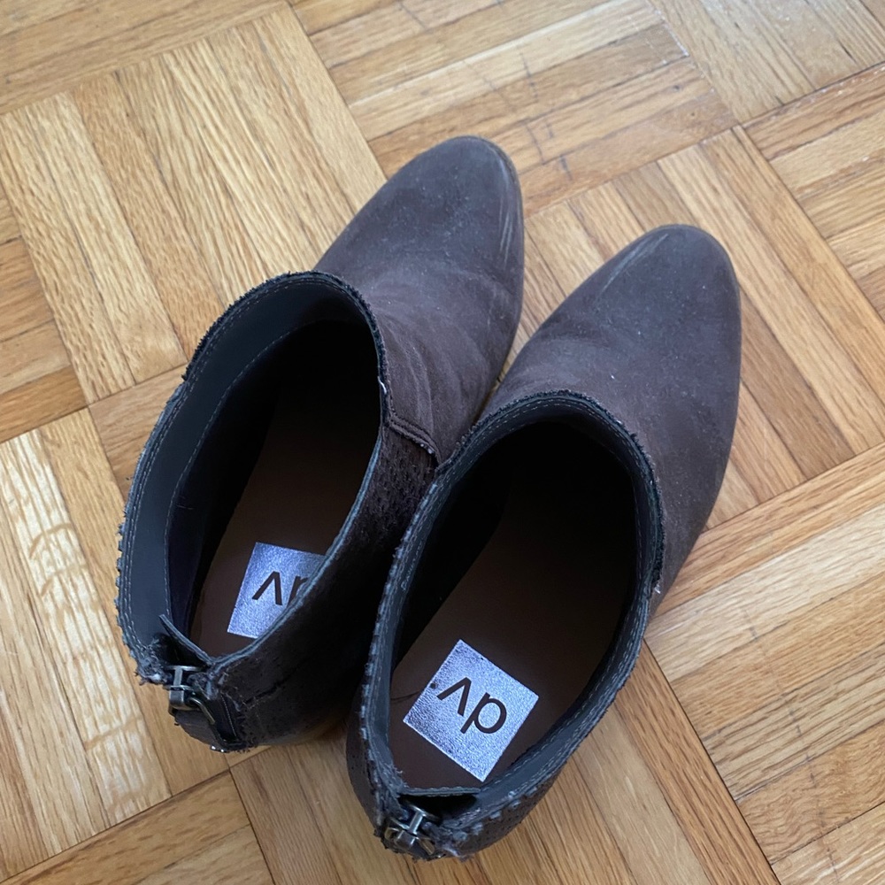 Short Brown Boots for Fall